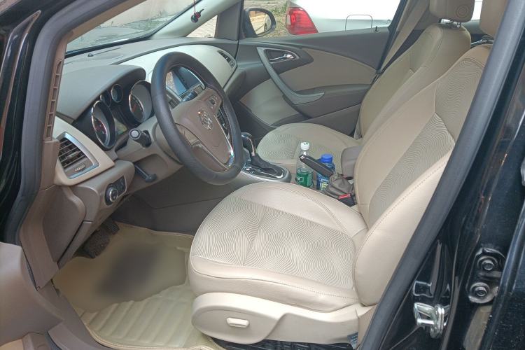 Used Buick GT 2013 GT 1.6L Automatic Fashion Edition Left Front Seat