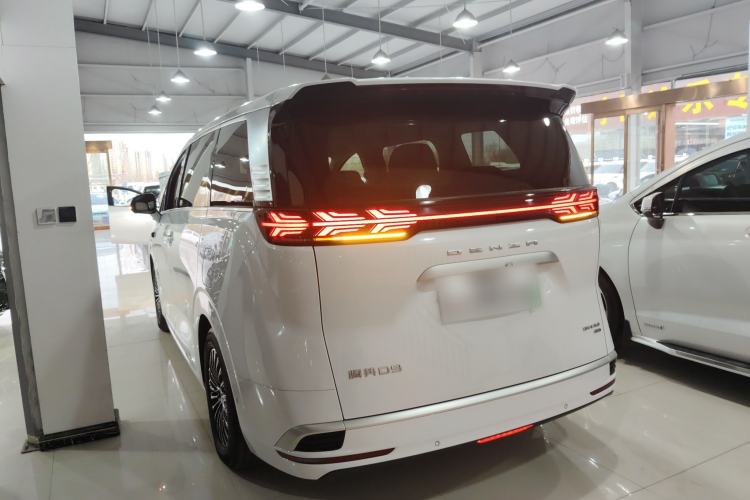 Used Denza D9 2025 DM-i Intelligent Drive 1020 Four-Wheel Drive Prestige Model Exterior 2