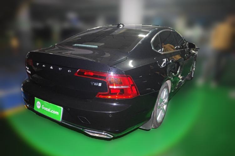 Used Volvo S90 2020 Facelift T5 Smart & Luxurious Edition Rear Right 45 Deg