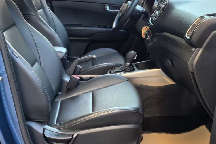 Used Kia KX3 2015 1.6L Automatic Two-Wheel Drive DLX Interior 5