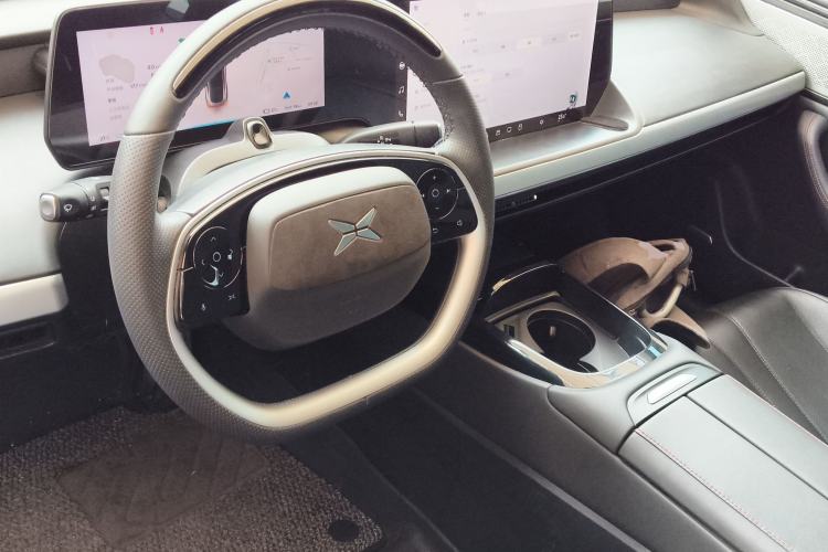 Used XPeng P7 2020 670N Center Console