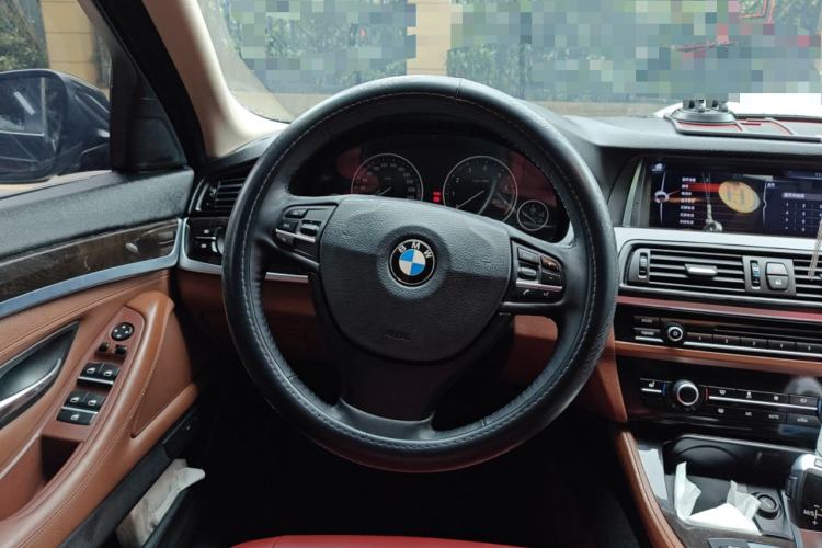 Used BMW 5 Series 2014 525Li Leading Model
