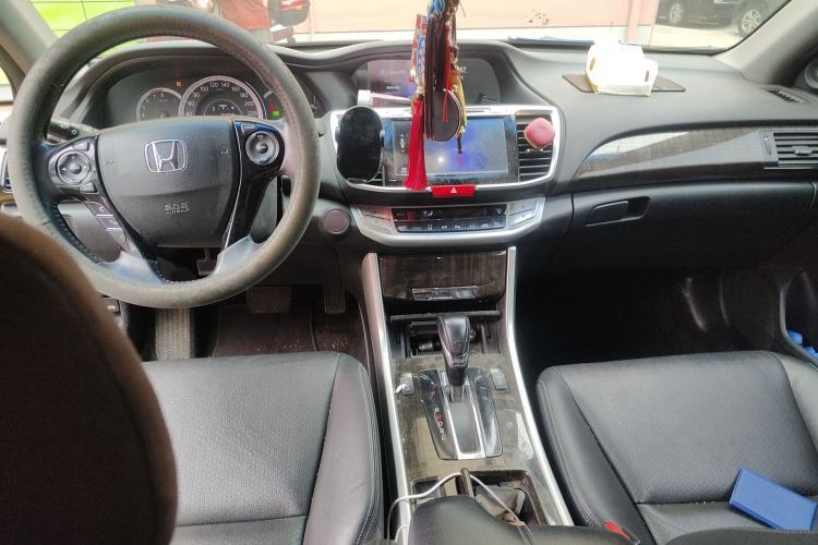 Used Honda Accord 2014 2.4L EX Luxury Edition Center Console