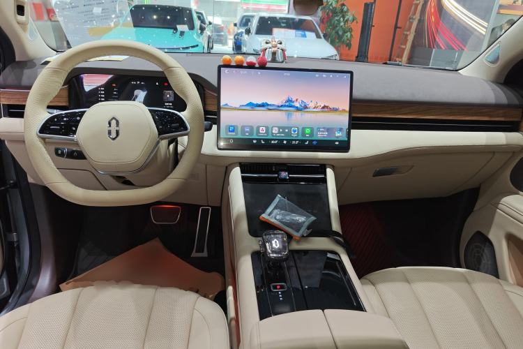 Used Hima AITO M7 2024 1.5T Intelligent Driving 4WD Max Edition 5 Seats Center Console