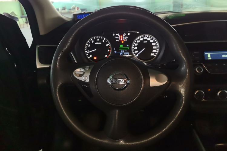 Used Nissan Sylphy 2019 1.6XV CVT Smart Connect Luxury Edition China VI Standard Steering Wheel