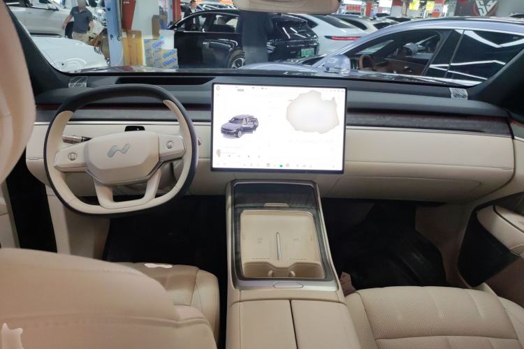 Used ONVO Luxeed L90 2025 Model—Ultra Six-Seater Version
