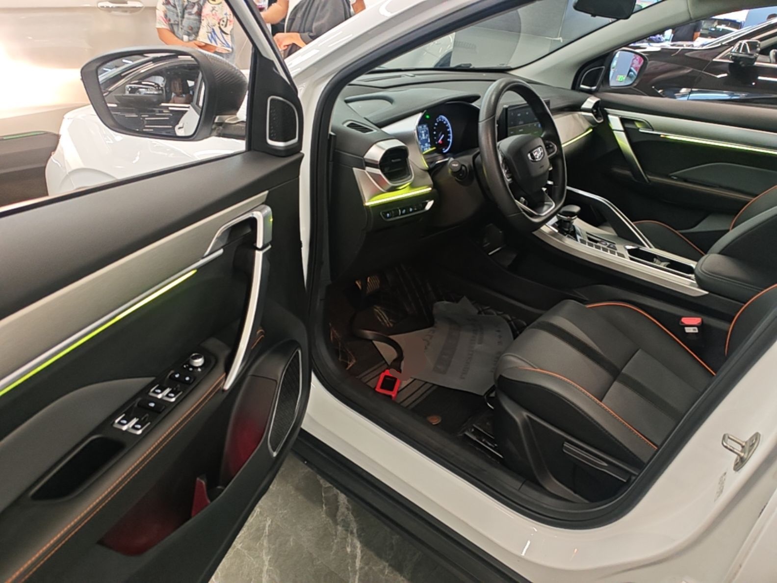 Geely Auto Coolray 2024 1.5T DCT Longteng Edition — снимка 18