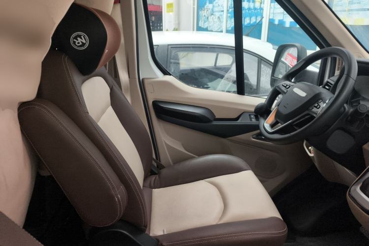 Used SAIC MAXUS Xintu V90 2020 2.0T AMT Yunjie Edition Front-Wheel Drive Rear Single Tire Short Wheelbase High Roof 6-Seater
