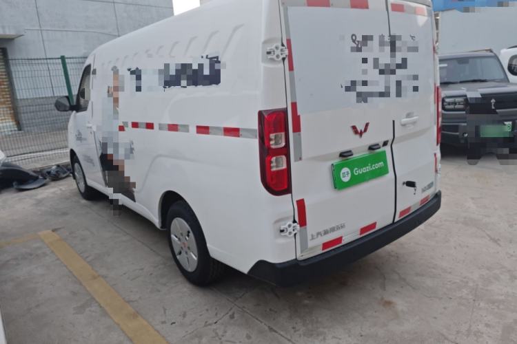 Used Wuling Yangguang 2024 300km Comfort Version with Sealed Windows 75kW
