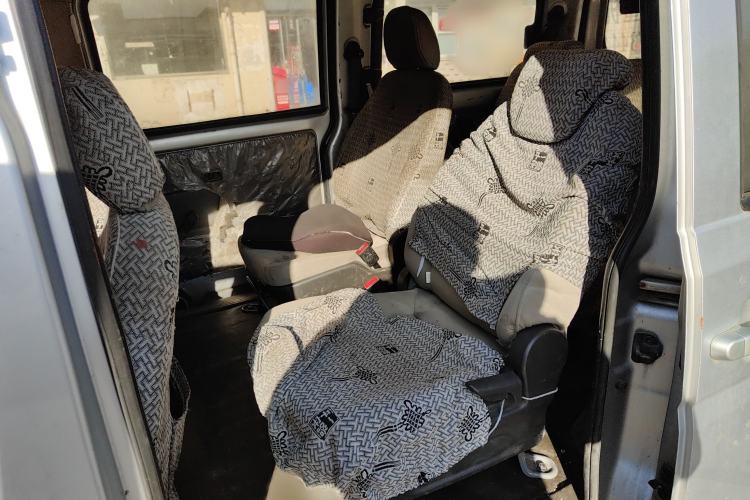 Used Wuling Rongguang V 2018 1.5L Standard Version
