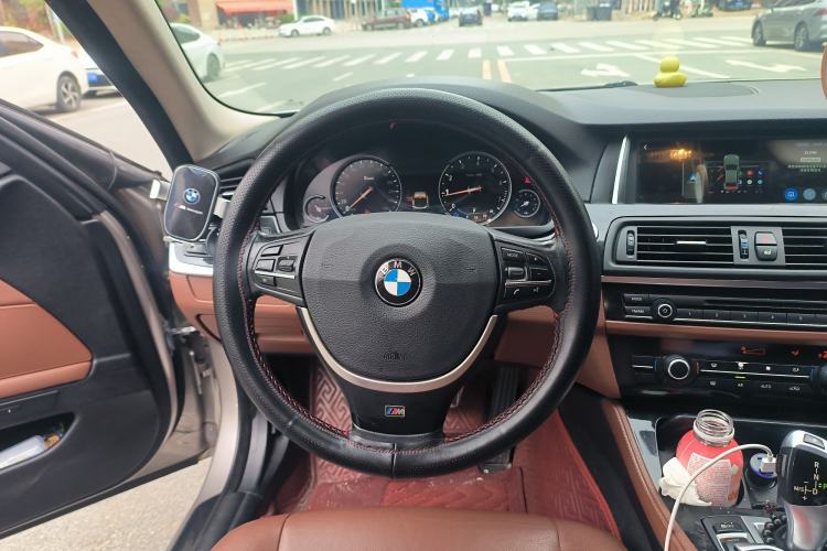 Used BMW 5 Series 2014 520Li Elegant Model
