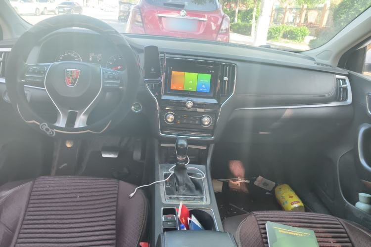 Used Roewe i6 2019 PLUS 1.6L CVT 4G Connected Luxury Deluxe Edition Center Console