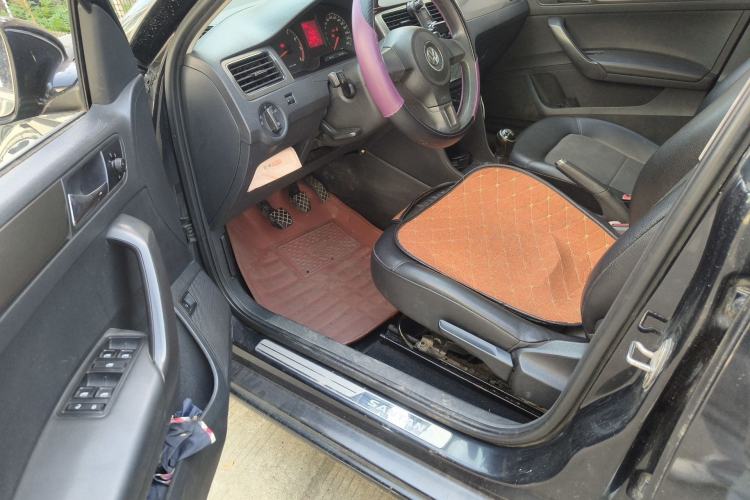 Used Volkswagen Santana 2015 1.6L Manual Comfort Edition Driver Seat