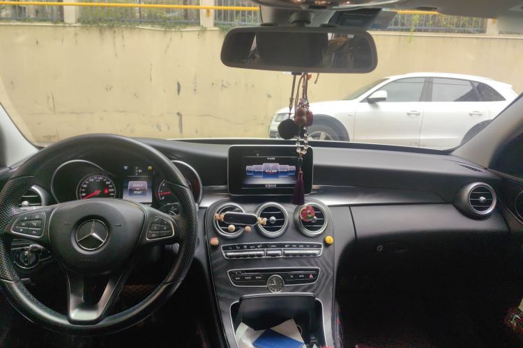 Used Mercedes-Benz C-Class 2015 C 200 station wagon Center Console