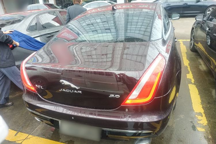 Used Jaguar XJ 2016 XJL 3.0 SC Two-Wheel-Drive Elegant Business Edition Rear