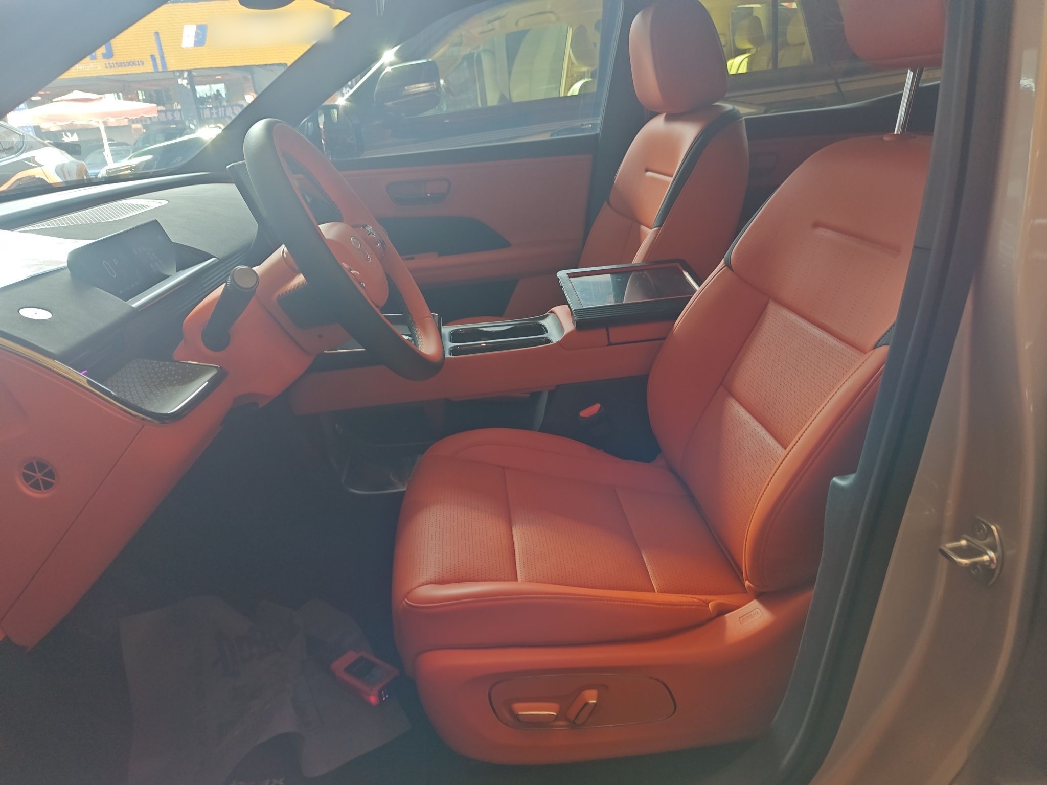 Переднее сиденье в автомобиле