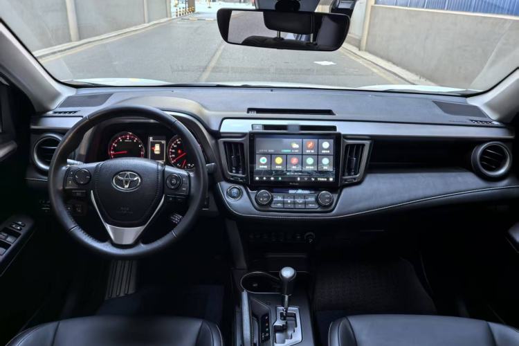 Used Toyota RAV4 2018 2.5L Automatic 4x4 Elite i Edition Interior 3