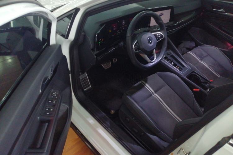 Used Volkswagen Golf 2023 Facelift 280TSI DSG R-Line Lite
