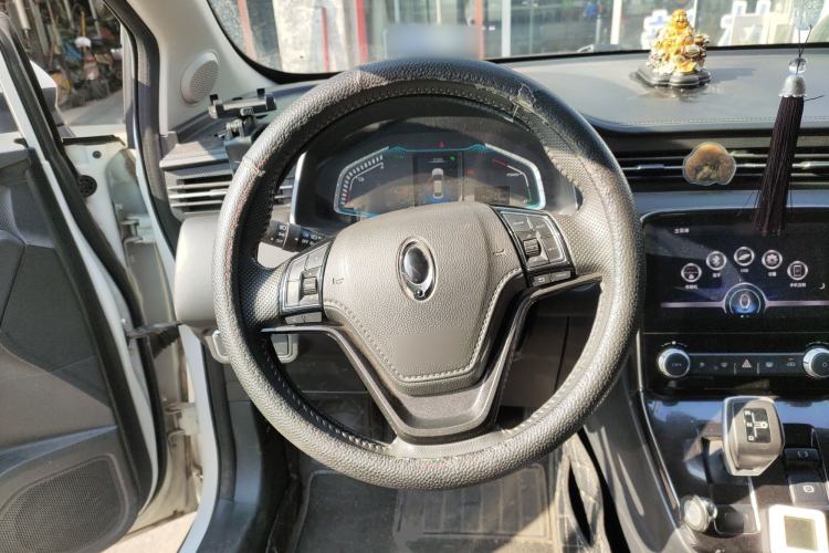 Used ORA iQ 2018 High-Range Version Smart Connectivity Model
