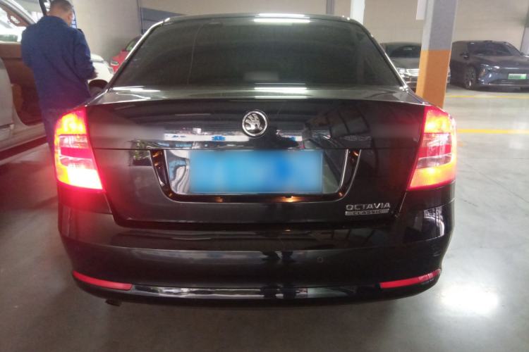 Used Skoda Octavia 2015 Classic Model 1.6L Automatic Yijie Version Rear