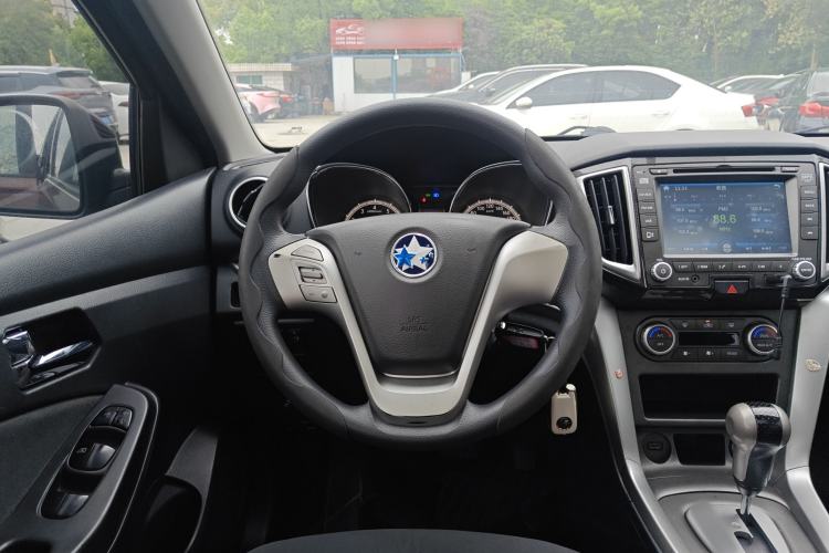 Used Venucia T70 2015 2.0L CVT Smart Edition Steering Wheel