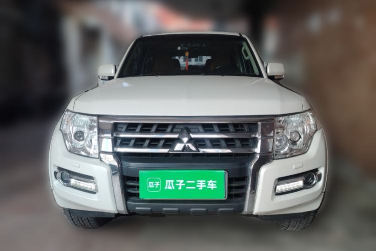 Used Mitsubishi Pajero 2016 3.0L Automatic Standard Version China V Standard