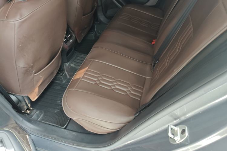 Used Roewe i5 2021 1.5L CVT Platinum Edition
