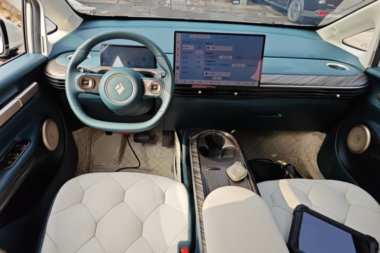 Used Baojun Cloud 2023 460 Pro Center Console