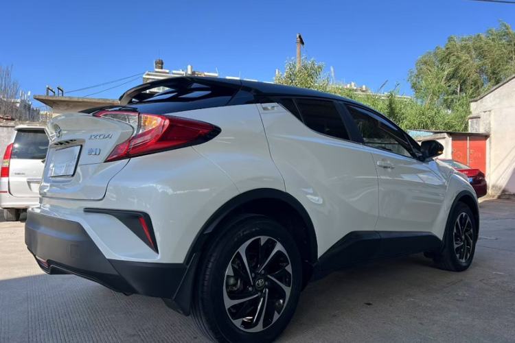 Used Toyota IZOA 2018 2.0L Yichi Version China VI Standard