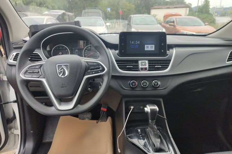 Used Baojun 730 2019 1.5T CVT Fashion Model 7 Seats China V Emission Standard
