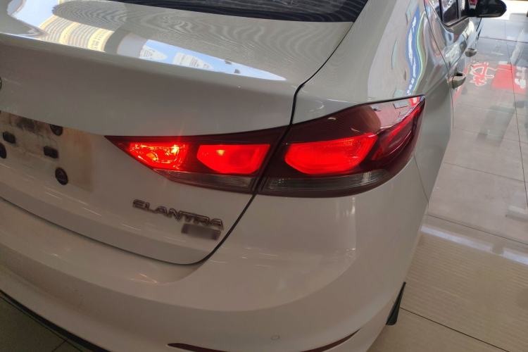 Used Hyundai Elantra (6th Generation / Lingdong) 2016 1.6L Automatic ZhiXuan – Elite Version Right Rear Taillight