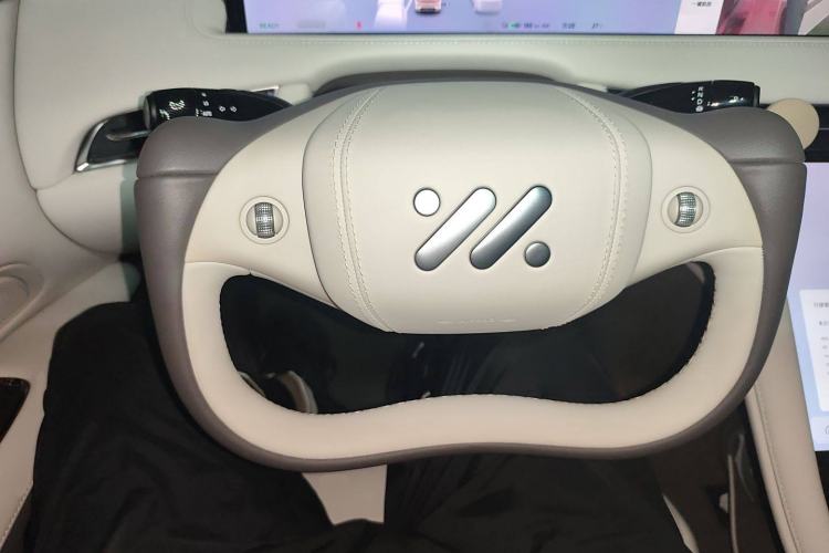 Used IM LS7 2023 90 kWh Elite Rear-Drive Version
