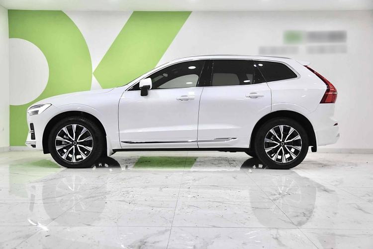 Used Volvo XC60 2025 B5 Four-Wheel Drive Smart & Advanced Luxury Edition Exterior 2