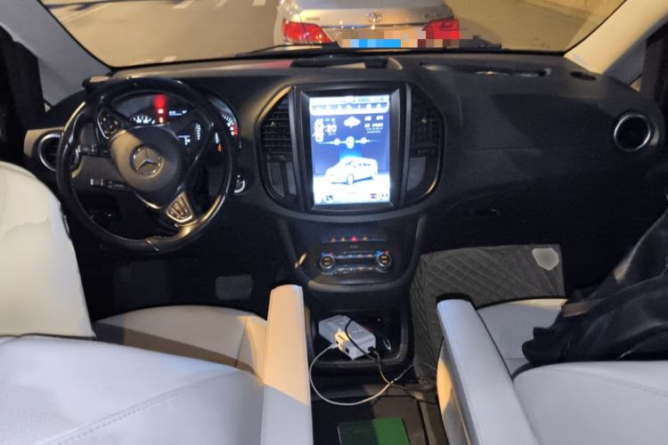 Used Mercedes-Benz Vito 2016 2.0T Business Edition Center Console