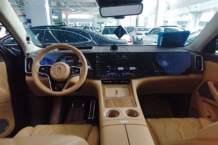 Used Hima AITO M8 2025 Extended-Range Max+ Version 53.4 kWh 6-Seater Edition Center Console