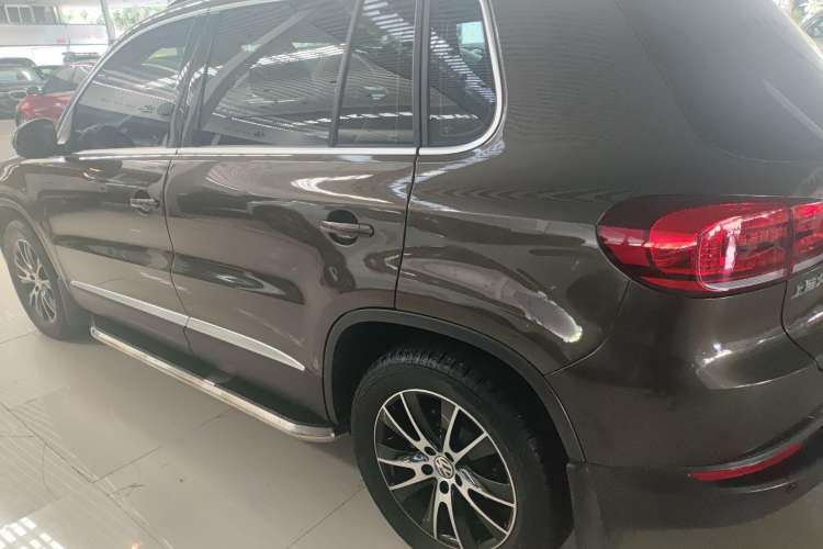 Used Volkswagen Tiguan L 2015 2.0 TSI Automatic All-Wheel Drive Luxury Edition