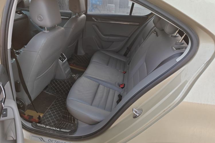 Used Skoda Octavia 2015 1.6L Manual Yijun Edition