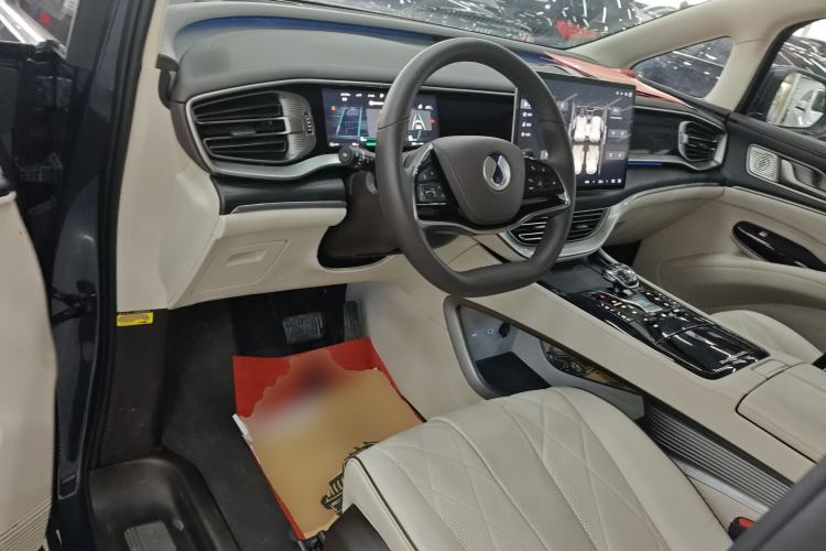 Used Denza D9 2024 DM-i 980 Four-Wheel Drive Flagship Model
