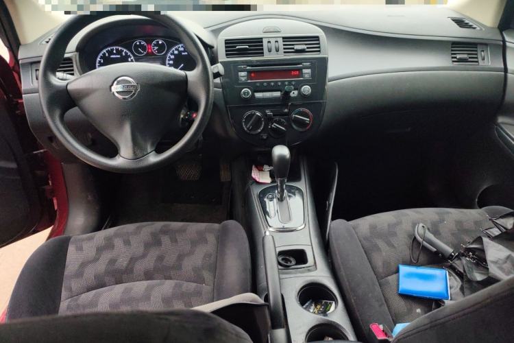 Used Nissan Tiida 2014 1.6L CVT Comfort Model Center Console