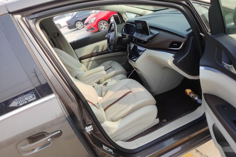 Used Buick GL8 2023 Land Executive Class Smart Enjoyment Model