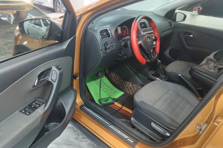 Used Volkswagen Polo 2014 1.6L Cross Polo Automatic
