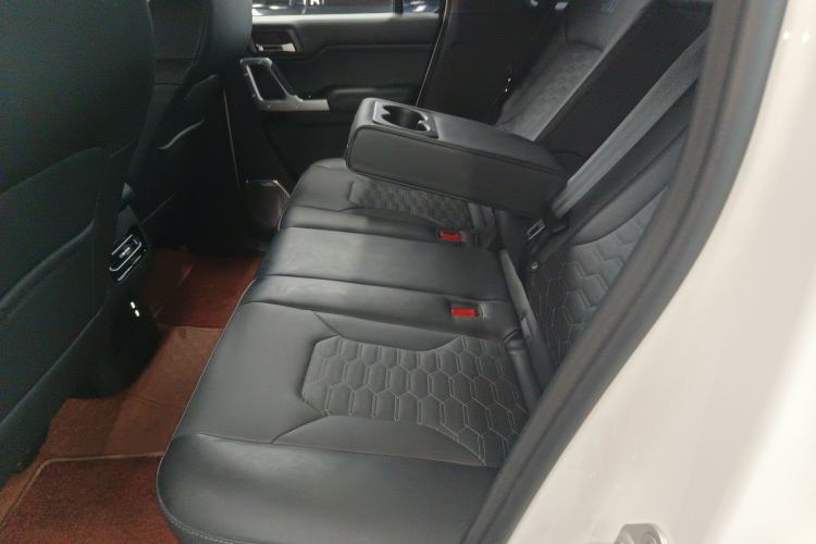 Used 212 T01 2024 2.0T Mechanic
