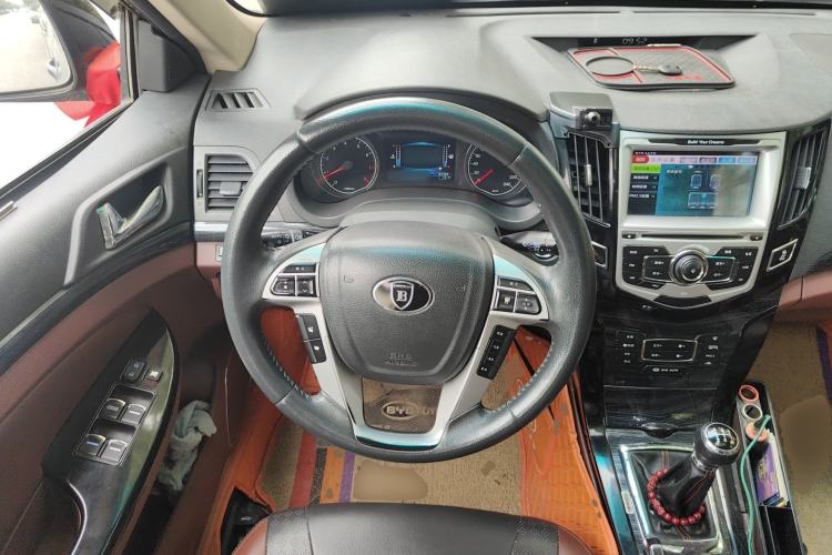 Used BYD Surui 2015 1.5L Manual Luxury Model Steering Wheel