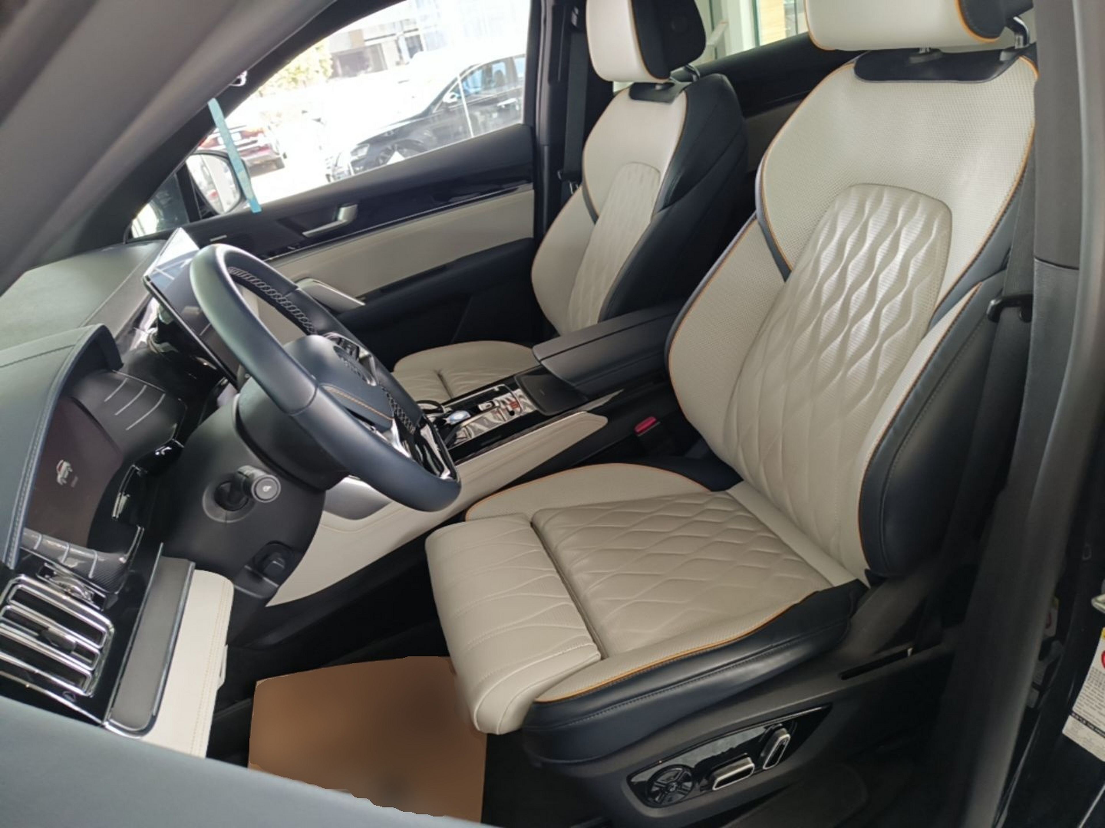 Переднее сиденье в автомобиле