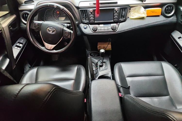 Used Toyota RAV4 2016 2.0L CVT Two-Wheel Drive Fashion Edition China V Standard