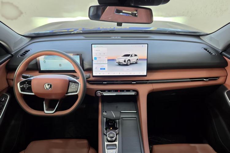 Used CHANGAN CS75 PLUS 2026 Model, Smart Champion Edition 1.5T New Blue Whale Smart Navigation Version Interior 2