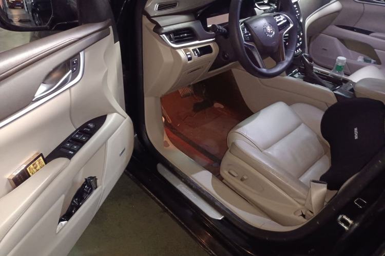 Used Cadillac XTS 2013 28T Comfort Model Driver Seat