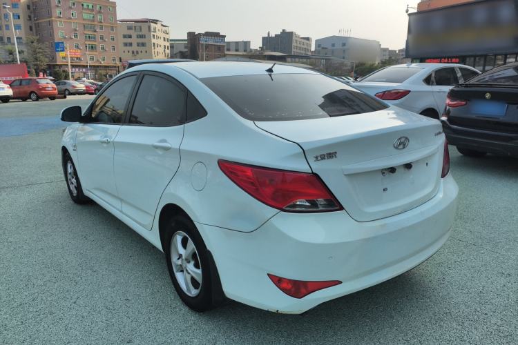 Used Hyundai Verna (older generation) 2014 1.4L Automatic Smart GLS Rear Left 45 Deg