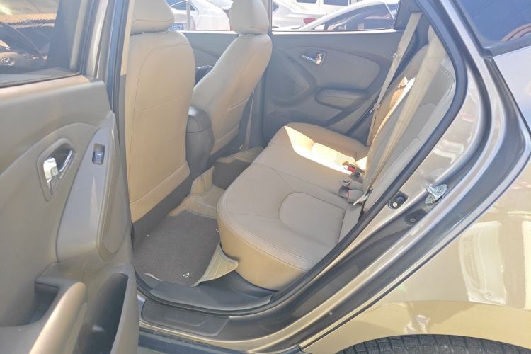 Used Hyundai ix35 2012 2.0L Automatic Two-Wheel Drive Elite Edition GLS Left Rear Seat