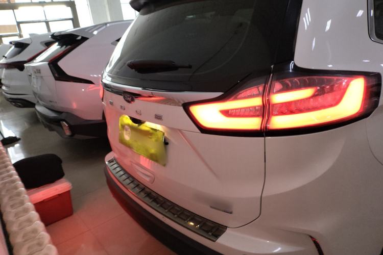 Used Ford Edge 2021 PLUS EcoBoost 245 Two-Wheel-Drive Platinum Edition 5 Seats
